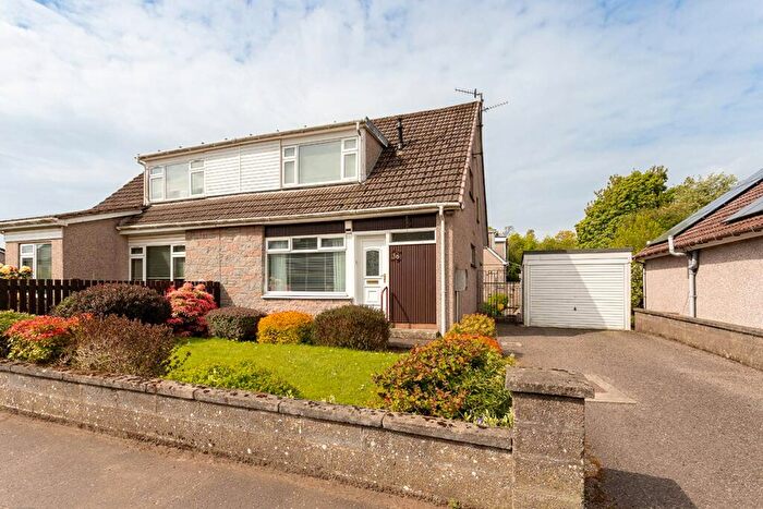 3 Bedroom Semi-Detached Bungalow For Sale In Mericmuir Place, Dundee, DD3