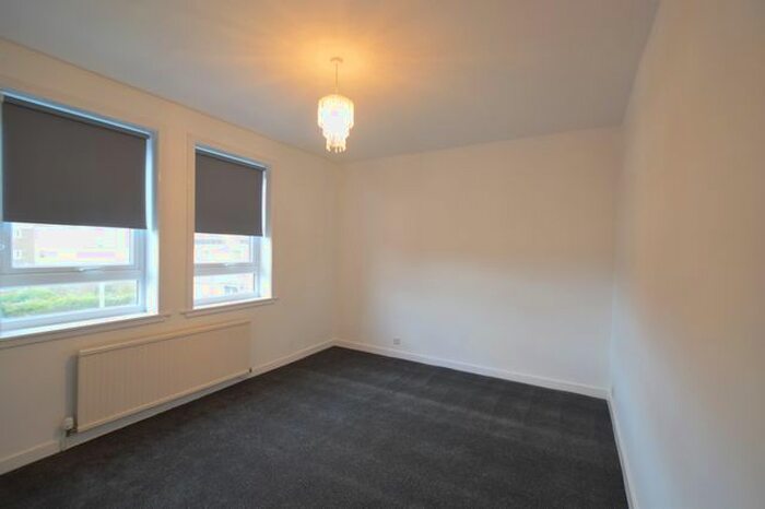 2 Bedroom Flat To Rent In Lochend Gardens, Edinburgh, Midlothian EH7