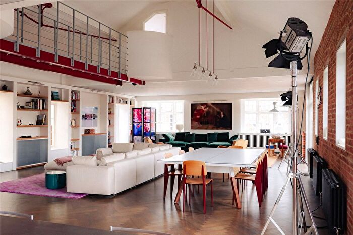 3 Bedroom Flat To Rent In Old Library Apartments, Battersea High Street, Battersea, SW11