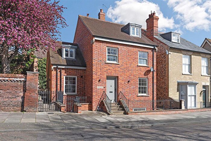 5 Bedroom Detached House For Sale In Looms Lane, Bury St. Edmunds, IP33