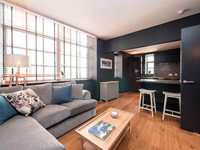 1 Bedroom Flat To Rent In Patriothall, Edinburgh, EH3
