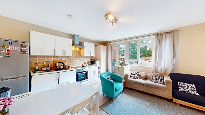2 Bedroom Flat To Rent In Richmond Way, London, W12