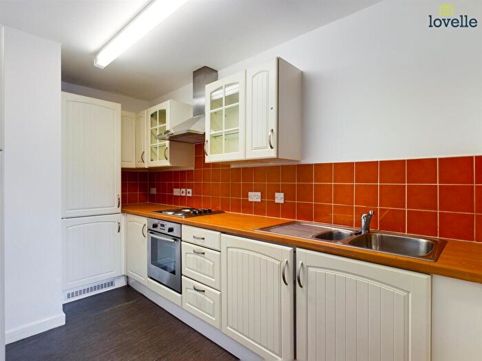 2 Bedroom Flat To Rent In Cambrai Close, Lincoln, LN1