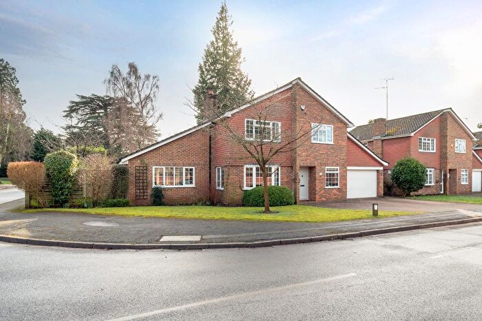 4 Bedroom Detached House For Sale In Heath Court, Heath And Reach, Leighton Buzzard, LU7