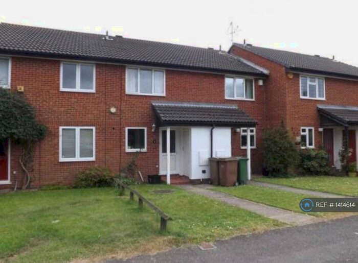 2 Bedroom Terraced House To Rent In Bushmead Road, Luton, LU2