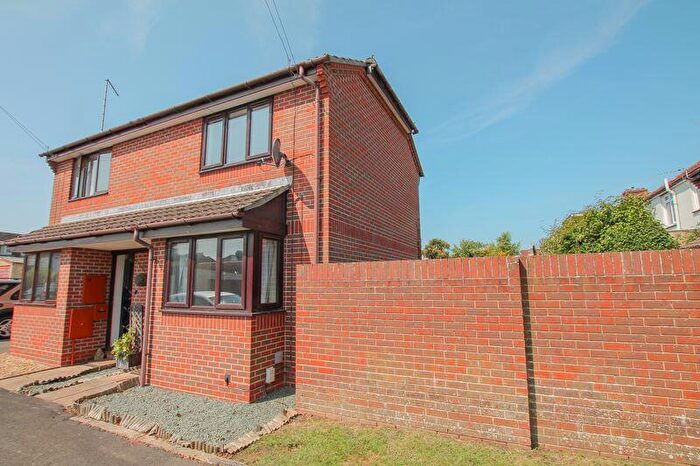 1 Bedroom Semi-Detached House To Rent In Lower Quay Road, Fareham, PO16