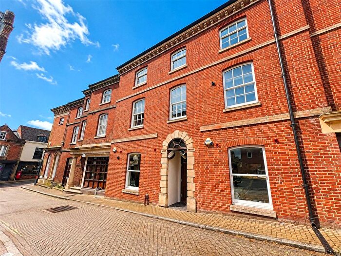 1 Bedroom Flat To Rent In Westgate Chambers, Staple Gardens, Winchester, Hampshire, SO23