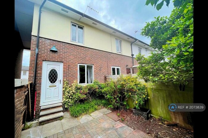2 Bedroom End Of Terrace House To Rent In Francis Close, London, E14