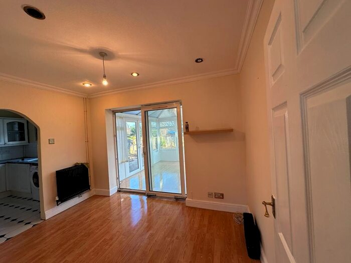 4 Bedroom Semi-Detached House To Rent In Dorchester Avenue, Harrow, Greater London, HA2