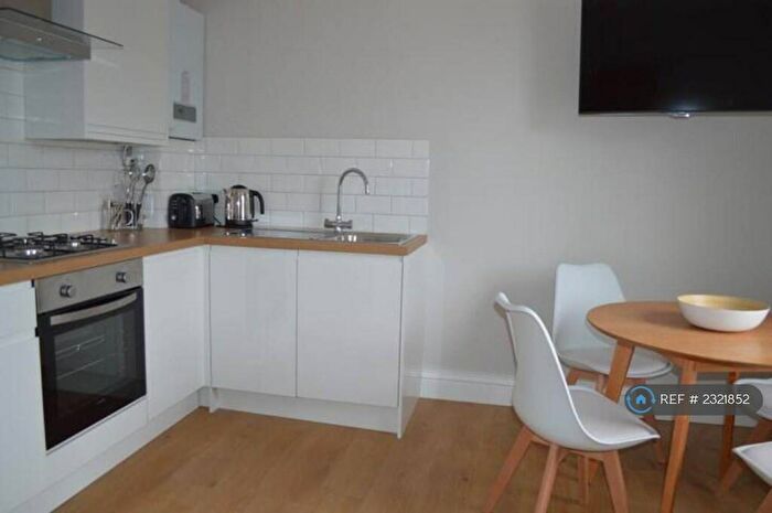 1 Bedroom Flat To Rent In Dorchester Road, Weymouth, DT4