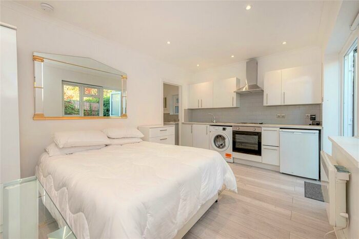 Studio To Rent In Aberdare Gardens, London, NW6