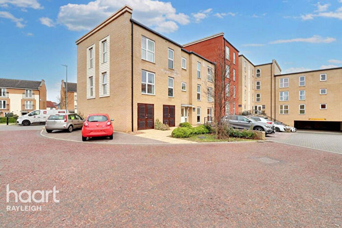 1 Bedroom Flat To Rent In Broadhurst Place, Basildon, SS14