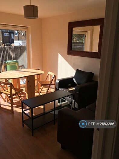 5 Bedroom Semi-Detached House To Rent In Elgar Path, Luton, LU2