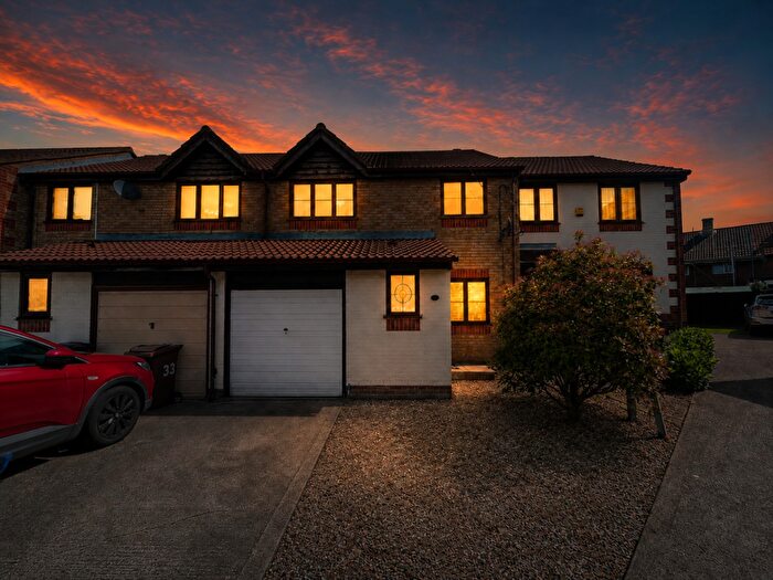 4 Bedroom Terraced House For Sale In Elmdon Road, South Ockendon, Essex, RM15