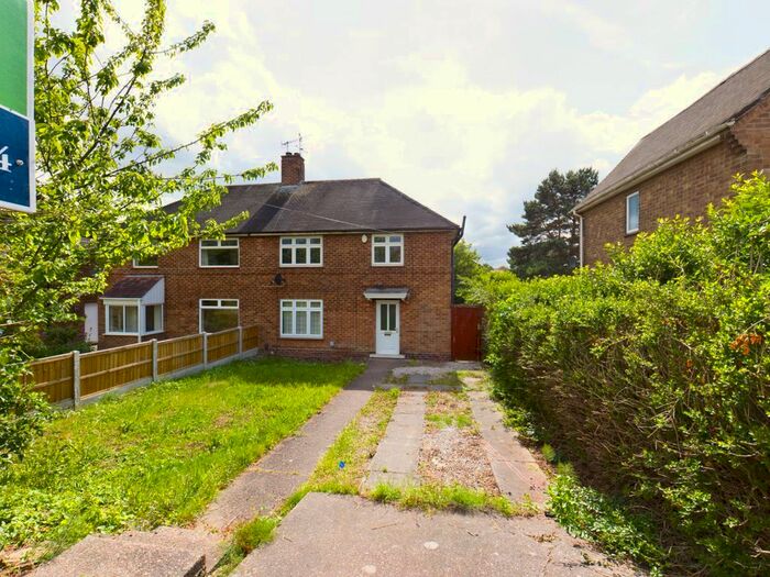 3 Bedroom Semi-Detached House To Rent In Wollaton Vale, Nottingham, NG8