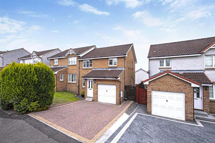 3 Bedroom Semi-Detached House For Sale In Glomach Grove, Dunfermline, KY12