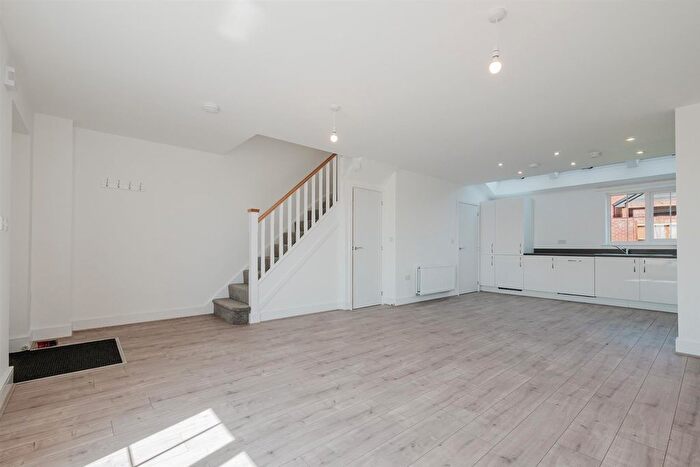 3 Bedroom Terraced House To Rent In Fairham, Nottingham, NG11