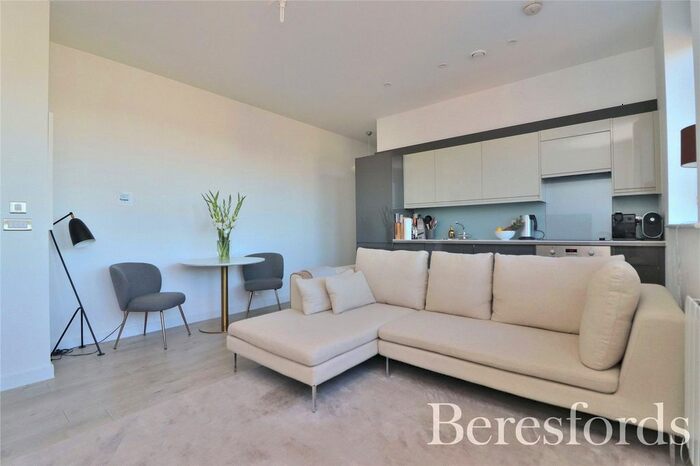 2 Bedroom Flat To Rent In Rivers House, Springfield Road, CM2