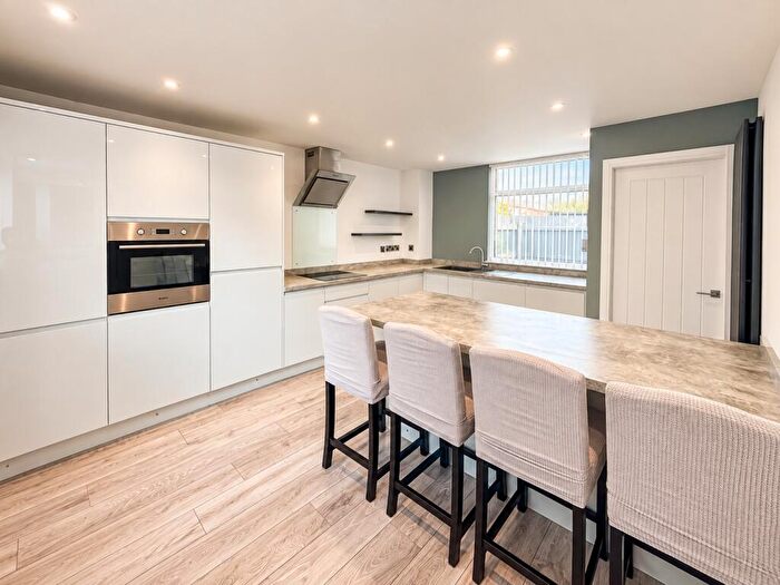 3 Bedroom End Of Terrace House To Rent In Grimscott Close, Bransholme, Hull, East Riding Of Yorkshire, HU7