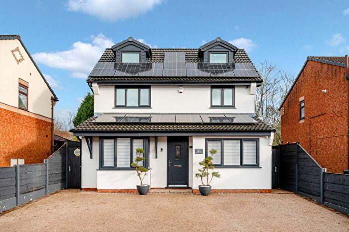 3 Bedroom Detached House For Sale In Bankside Avenue, Radcliffe, Manchester, M26