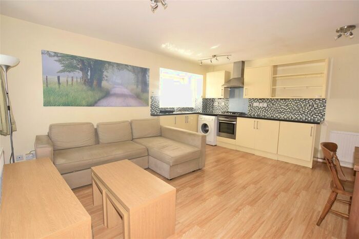 1 Bedroom Detached House To Rent In Amroth Green, Fryent Grove, London, NW9