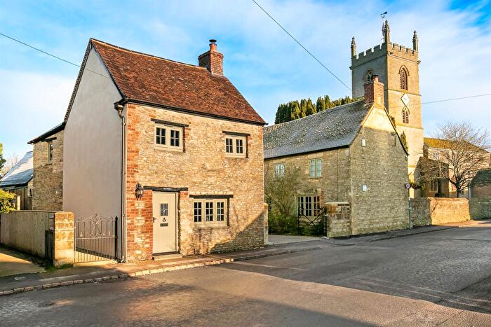 2 Bedroom Cottage For Sale In High Street, Charlton On Otmoor, Kidlington, OX5