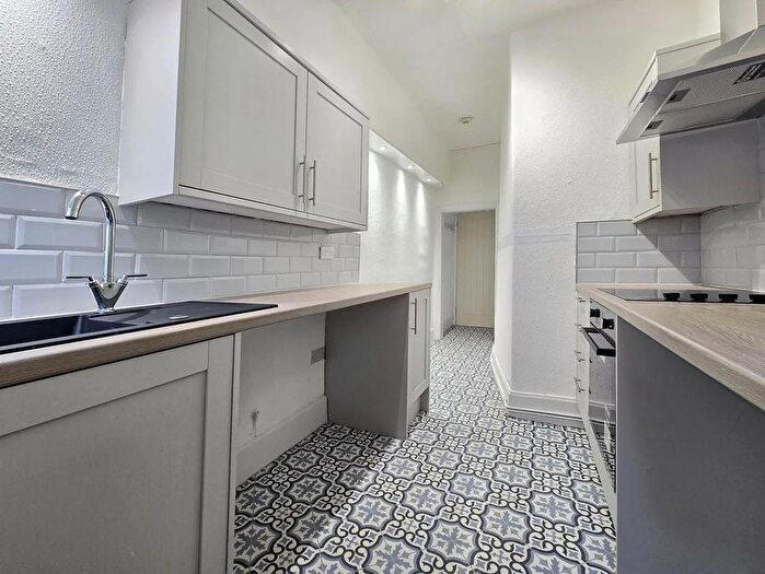 1 Bedroom Flat To Rent In Links Road, London, SW17