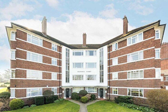 2 Bedroom Flat To Rent In Upper Richmond Road West, Richmond, SW14
