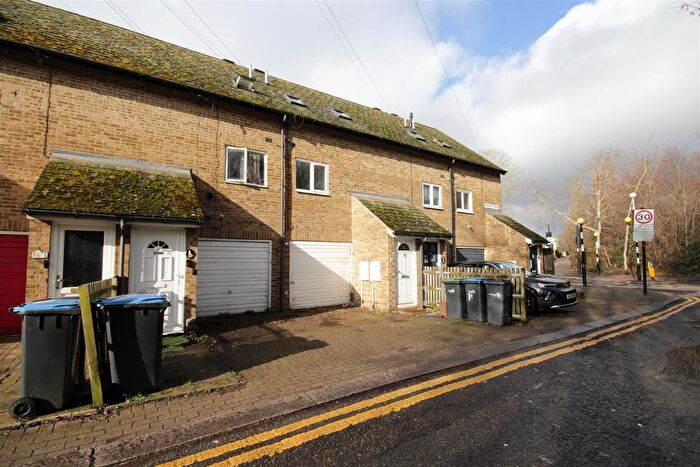 3 Bedroom Property To Rent In Warwick Road, Enfield, EN3