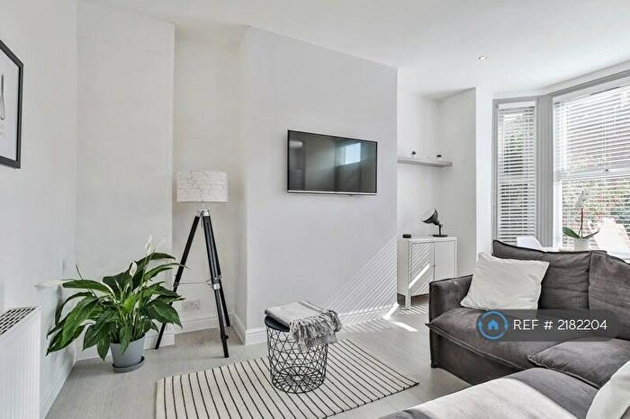 5 Bedroom Terraced House To Rent In Grimthorpe Place, Leeds, LS6