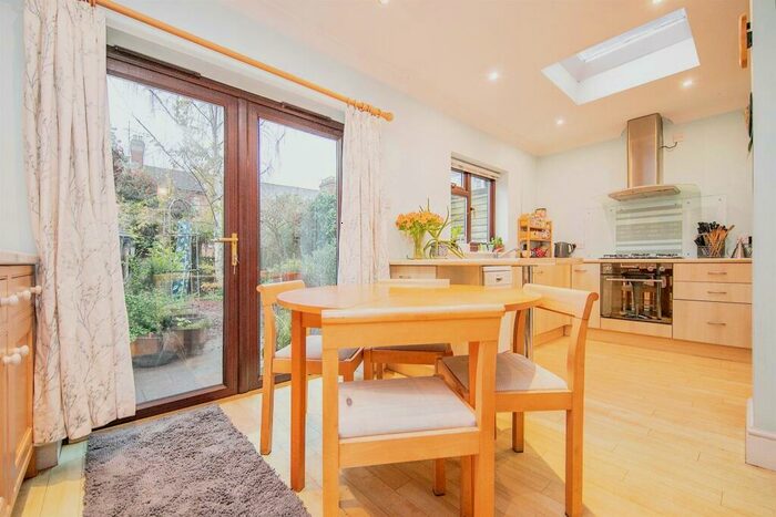 3 Bedroom Detached House For Sale In Tuddenham Avenue, Ipswich, IP4