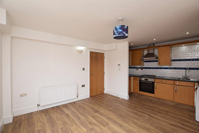 2 Bedroom Flat To Rent In Malt House Place, Romford, RM1