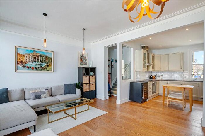 2 Bedroom Apartment For Sale In Marmion Road, SW11