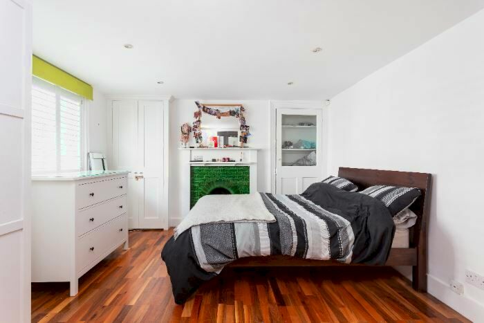 3 Bedroom Town House To Rent In Kay Road, London, SW9