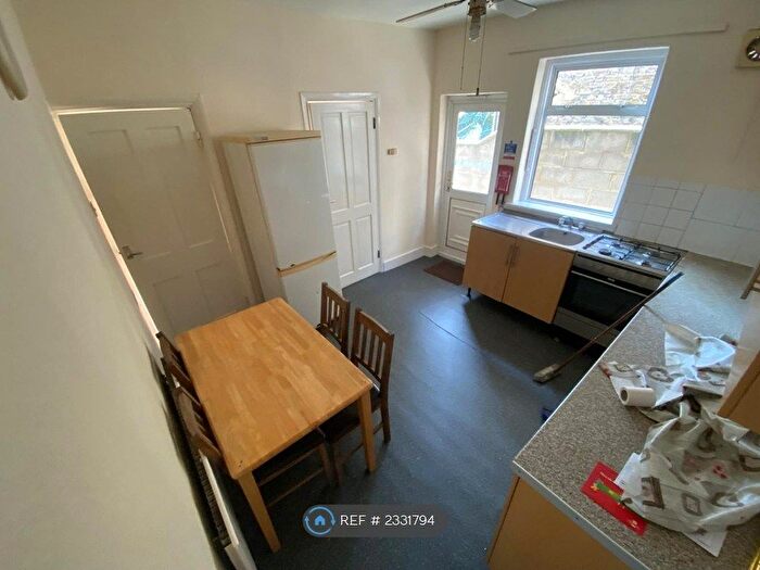2 Bedroom Flat To Rent In East Ham, London, E6
