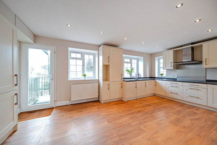 4 Bedroom Flat For Sale In Haverstock Hill, Belsize Park, London, NW3