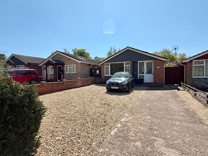 3 Bedroom Detached Bungalow For Sale In Fulmar Drive, Hythe, SO45