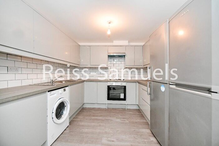 6 Bedroom Terraced House To Rent In Lockesfield Place, London, E14