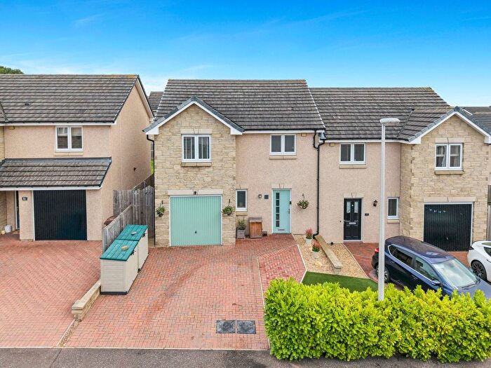 3 Bedroom Semi-Detached House For Sale In Serf Avenue, Dunfermline, KY11