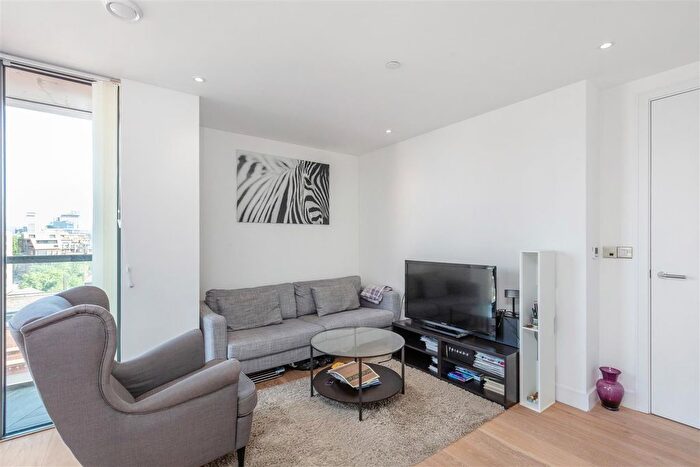 2 Bedroom Flat To Rent In Parliament House, Black Prince Road, Vauxhall, London, SE1