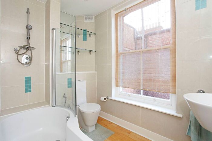 2 Bedroom Flat For Sale In Elgin Avenue, Maida Vale, London, W9