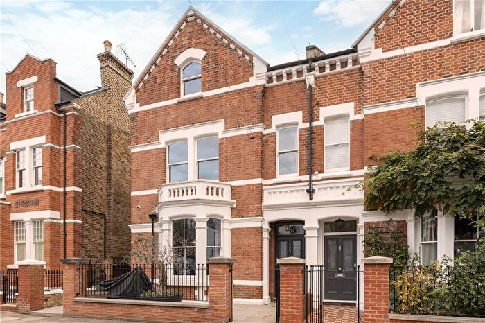 5 Bedroom Semi Detached House For Sale In Burstock Road, London, SW15