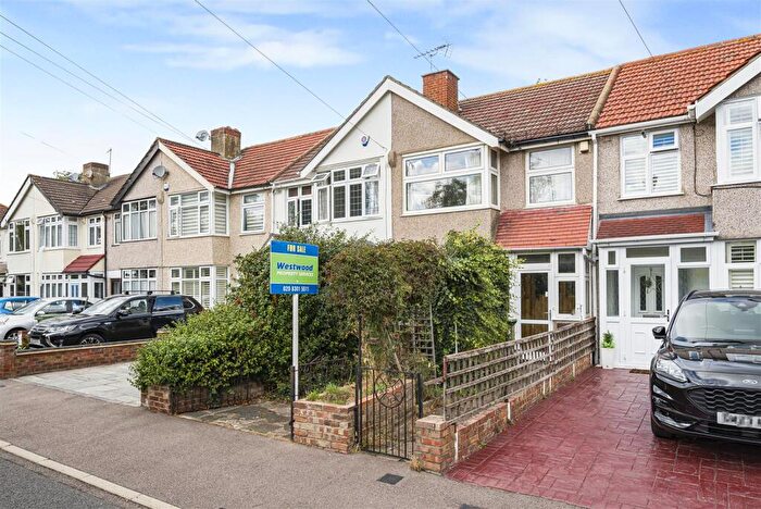 3 Bedroom Terraced House For Sale In Longmeadow Road, Sidcup, DA15