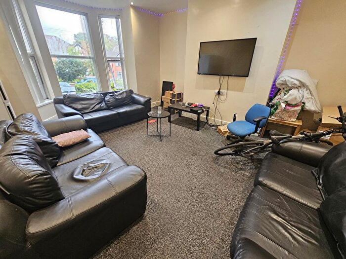 9 Bedroom Semi Detached House To Rent In Bainbrigge Road, Leeds, LS6