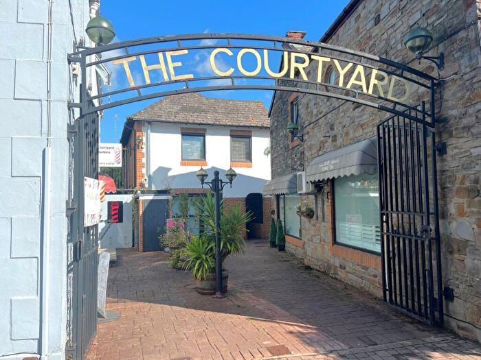 2 Bedroom Apartment For Sale In High Street, Nailsea, North Somerset, BS48