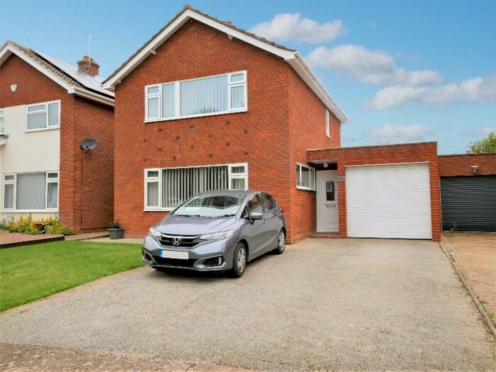 3 Bedroom Detached House For Sale In St. Peters Close, Henley, IP6