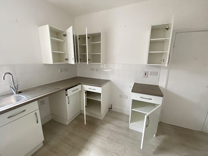 1 Bedroom Flat For Sale In Flat, Kingswood Road, Chiswick, London, W4