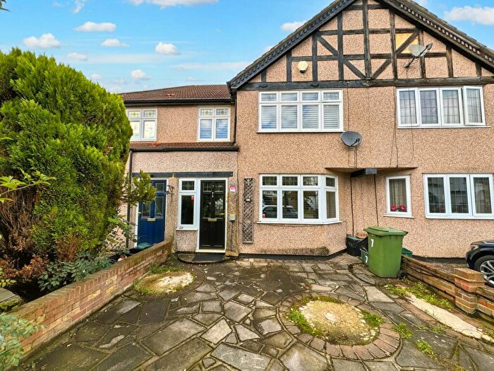 3 Bedroom Terraced House To Rent In Sunray Avenue, Bromley, BR2