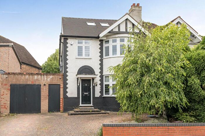6 Bedroom Semi-Detached House For Sale In West Hill Way, Totteridge, N20