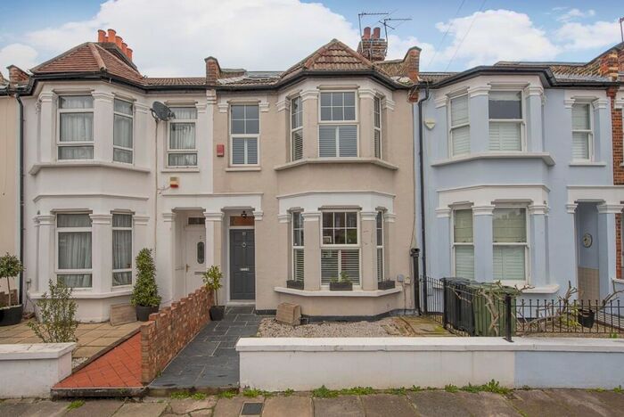 4 Bedroom Terraced House To Rent In Radbourne Road London, SW12